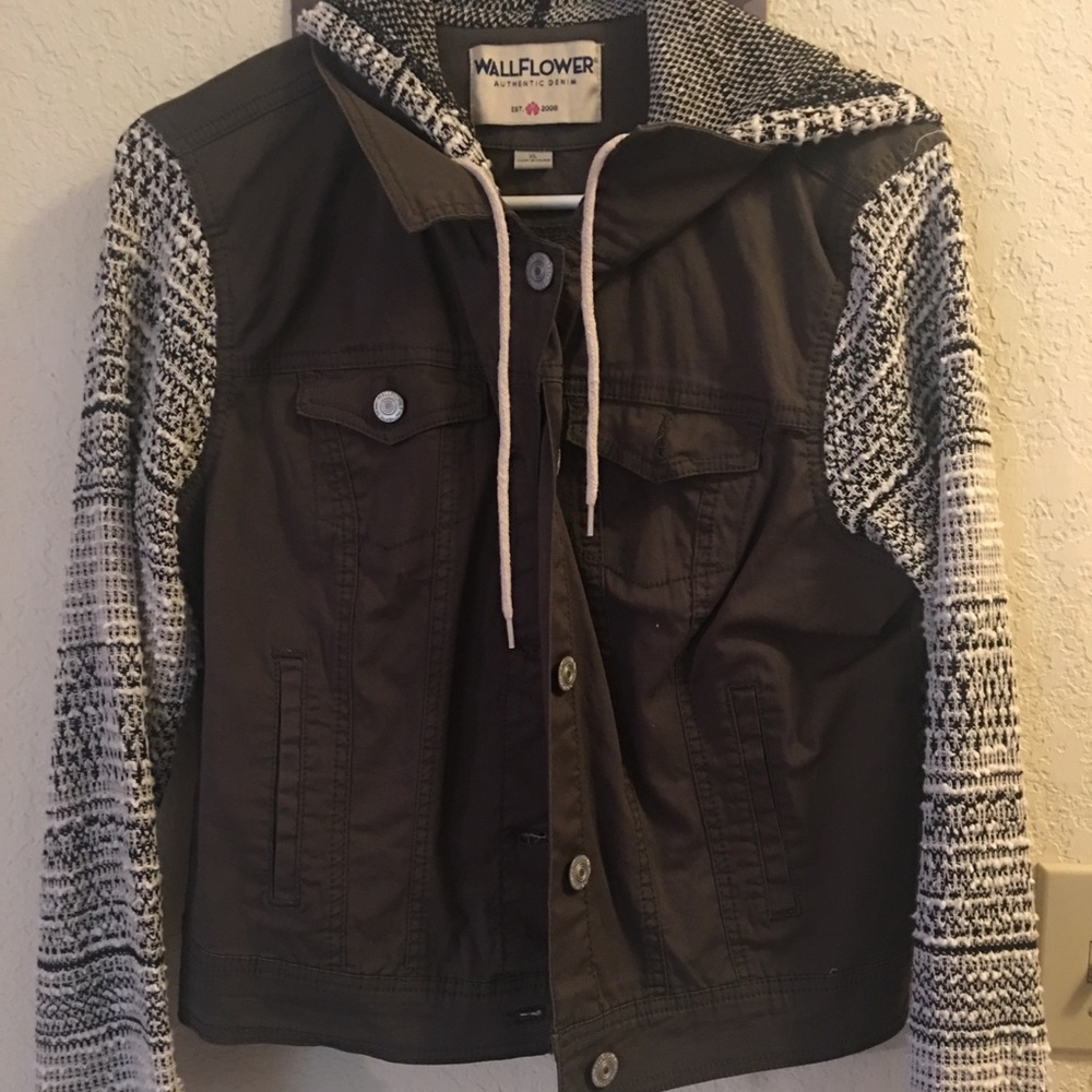Wall flower jacket